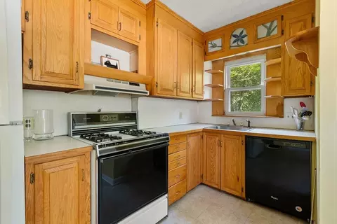 95 Tiffany St, Springfield, MA 01108 photo 13