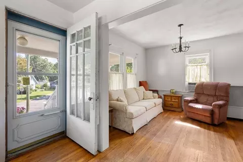 95 Tiffany St, Springfield, MA 01108 photo 4