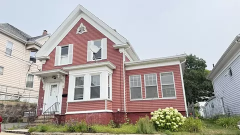 9 Trask St, Gloucester, MA 01930