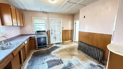 9 Trask St, Gloucester, MA 01930 photo 12