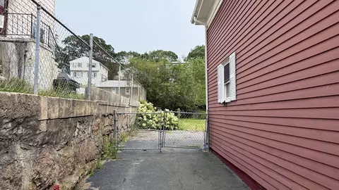 9 Trask St, Gloucester, MA 01930 photo 29