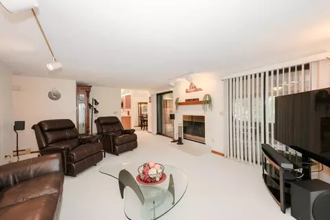 7 Hunter Dr, Derry, NH 03038 photo 16
