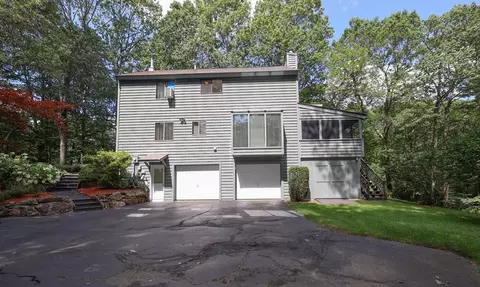 7 Hunter Dr, Derry, NH 03038 photo 4