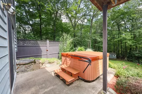 7 Hunter Dr, Derry, NH 03038 photo 12