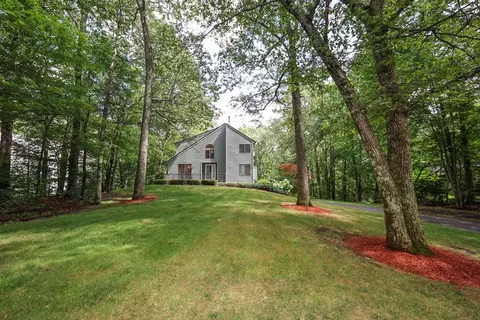 7 Hunter Dr, Derry, NH 03038