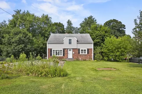 5 Ashton St, Oxford, MA 01540