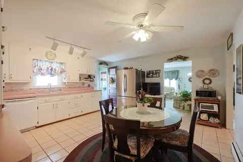 254 Pilgrim Ave, Worcester, MA 01604 photo 14