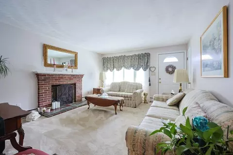 254 Pilgrim Ave, Worcester, MA 01604 photo 9