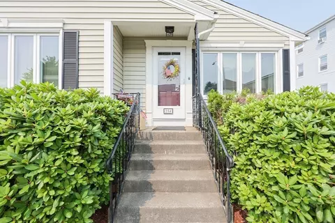 254 Pilgrim Ave, Worcester, MA 01604 photo 2