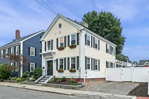 129 Prospect St, Newburyport, MA 01950