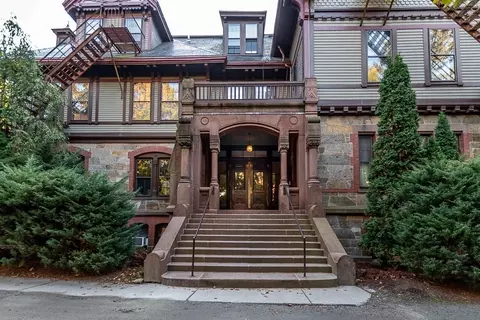 1000 Centre St #4, Jamaica Plain, MA 02130