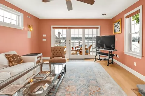 33 Crescent Ave, Beverly, MA 01915 photo 15
