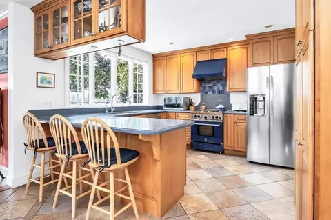 33 Crescent Ave, Beverly, MA 01915 photo 12