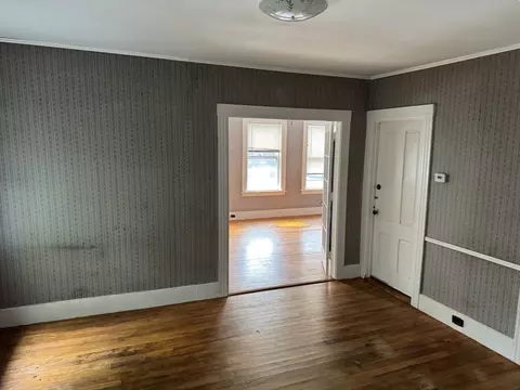 Living - 35 Agate Ave, Worcester, MA 01604 photo 4 of 5