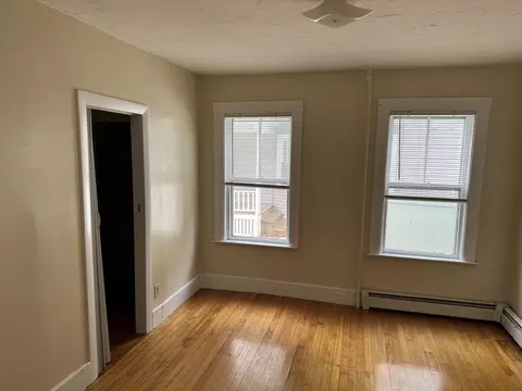 Living - 35 Agate Ave, Worcester, MA 01604 photo 3 of 5