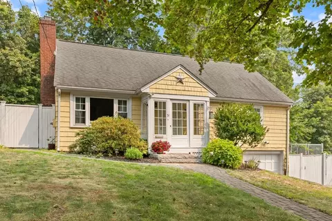 51 Brunswick Park, Melrose, MA 02176