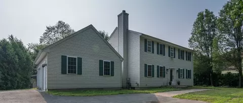 958 E Pleasant St, Amherst, MA 01002 photo 3