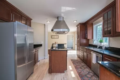 958 E Pleasant St, Amherst, MA 01002 photo 15