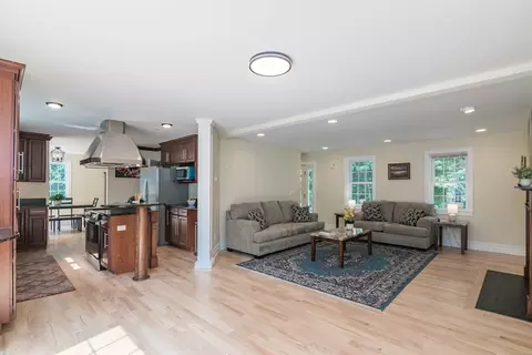 958 E Pleasant St, Amherst, MA 01002 photo 9