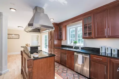 958 E Pleasant St, Amherst, MA 01002 photo 13
