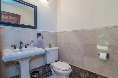 958 E Pleasant St, Amherst, MA 01002 photo 19