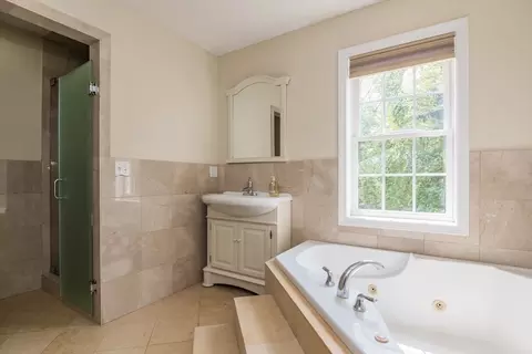958 E Pleasant St, Amherst, MA 01002 photo 28