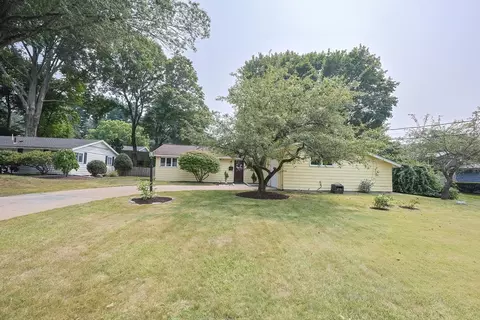 Exterior - 20 Ruth Dr, Framingham, MA 01701 photo 2 of 10