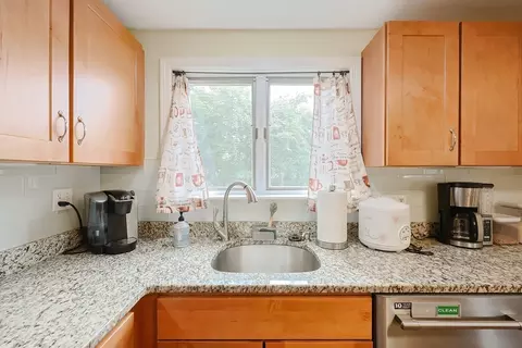 Kitchen - 20 Ruth Dr, Framingham, MA 01701 photo 3 of 5