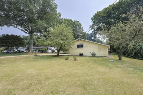 Exterior - 20 Ruth Dr, Framingham, MA 01701 photo 9 of 10
