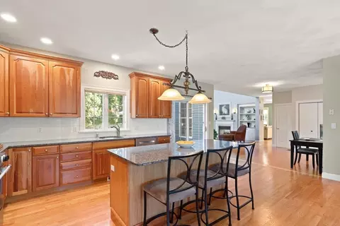 4 Cheever Ave, Saugus, MA 01906 photo 18