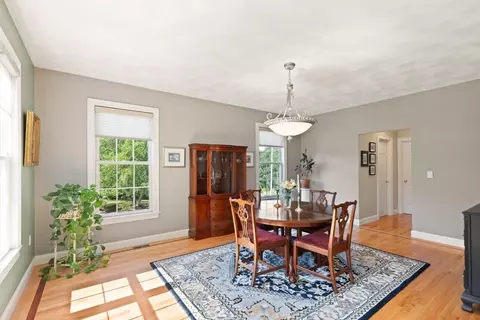 4 Cheever Ave, Saugus, MA 01906 photo 6