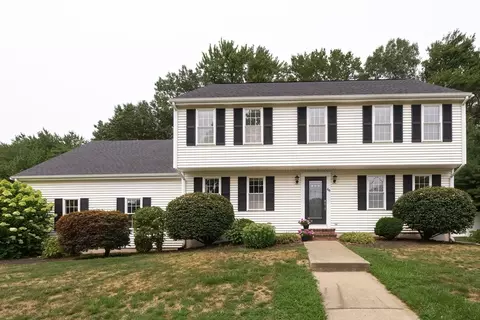 66 Old Stagecoach Rd, Attleboro, MA 02703