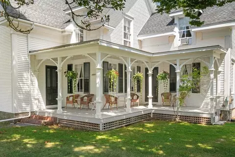 1054 State Rd, West Tisbury, MA 02575