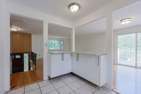 Entry Way - 15 Ohio St, Dedham, MA 02026 photo 2 of 3