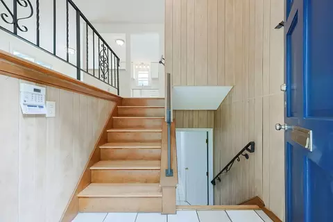 Entry Way - 15 Ohio St, Dedham, MA 02026 photo 1 of 3