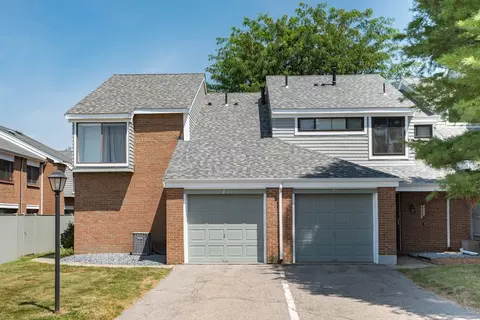32 Laurelwood Dr #32, Stoughton, MA 02072