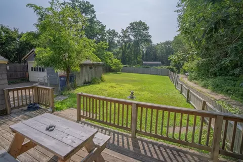 Exterior - 20 Fearing Hill Rd, Wareham, MA 02571 photo 6 of 12