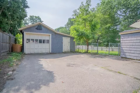 Exterior - 20 Fearing Hill Rd, Wareham, MA 02571 photo 2 of 12