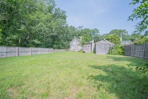 Exterior - 20 Fearing Hill Rd, Wareham, MA 02571 photo 10 of 12