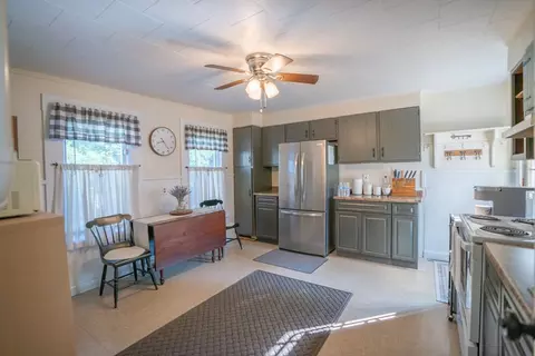 Kitchen - 20 Fearing Hill Rd, Wareham, MA 02571 photo 1 of 2
