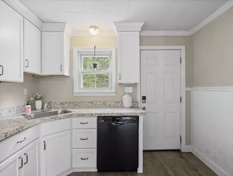 335 Granite St, Worcester, MA 01607 photo 7