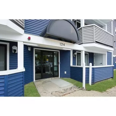 1214 Vfw Pkwy #37, West Roxbury, MA 02132