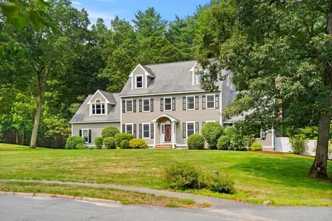 95 Overlook Dr, Groton, MA 01450