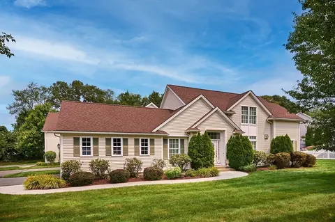 26 Sandalwood Dr #26, Wilbraham, MA 01095