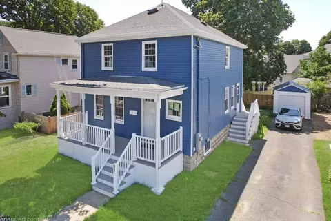 61 Poplar St, Danvers, MA 01923