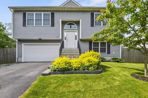 171 Henry St, Fall River, MA 02721