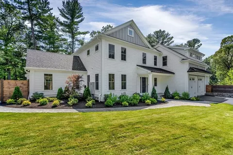 11 Dunelm Rd #11, Bedford, MA 01730