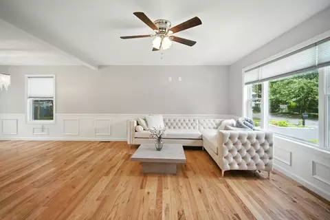 162 Gilbert Ave, Springfield, MA 01119 photo 2
