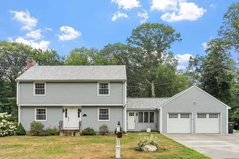 3 Thoreau Rd, Acton, MA 01720