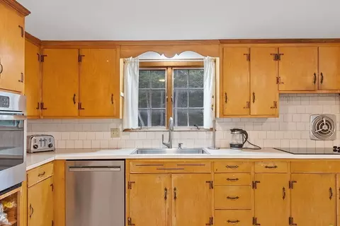3 Thoreau Rd, Acton, MA 01720 photo 5